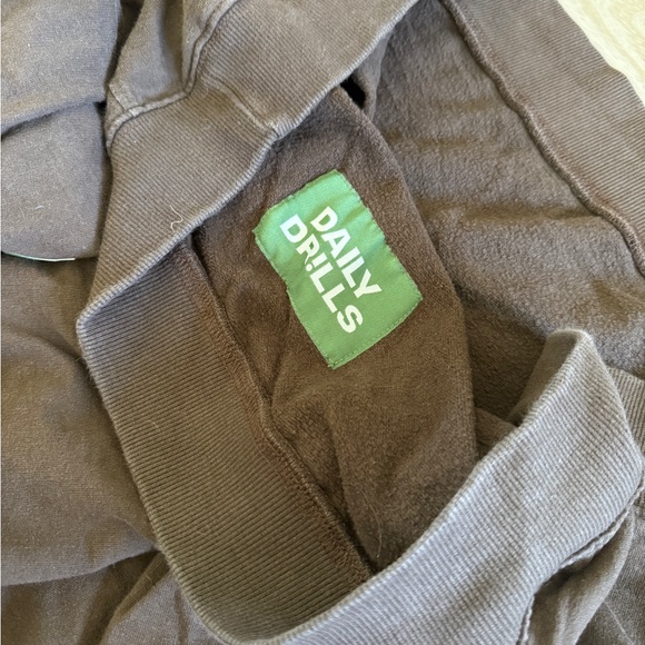 Daily Drills mocha fleece Crewneck Sweater XS/S - Picture 5 of 6